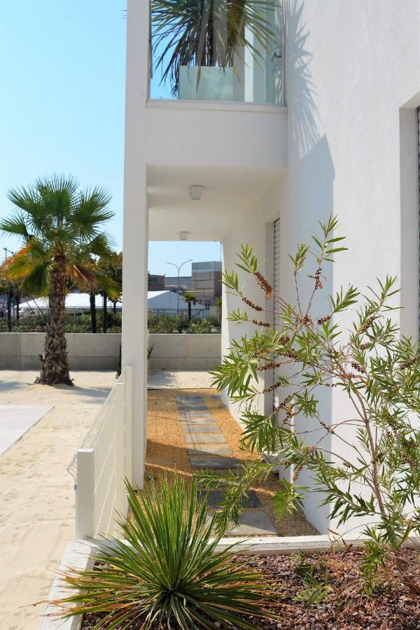 Sun Beach Residence Con Piscina - Piazza Brescia - Adria Holiday Jesolo - Family Apartments Zewnętrze zdjęcie