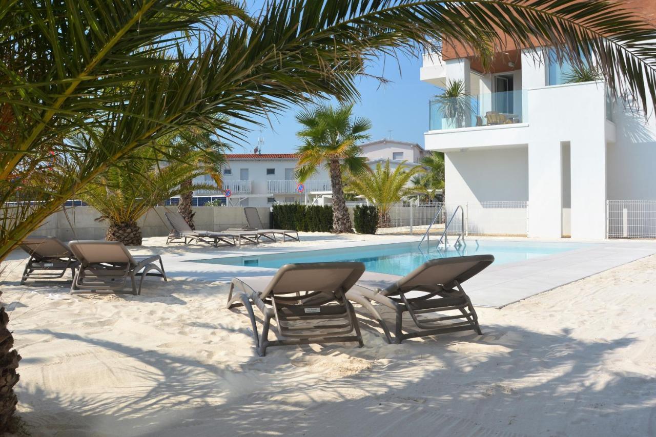 Sun Beach Residence Con Piscina - Piazza Brescia - Adria Holiday Jesolo - Family Apartments Zewnętrze zdjęcie