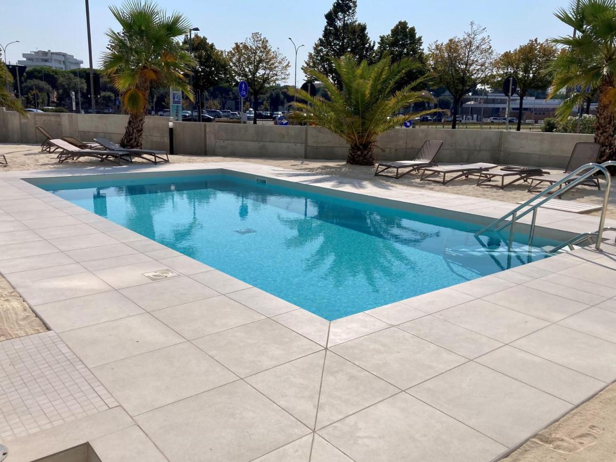 Sun Beach Residence Con Piscina - Piazza Brescia - Adria Holiday Jesolo - Family Apartments Zewnętrze zdjęcie