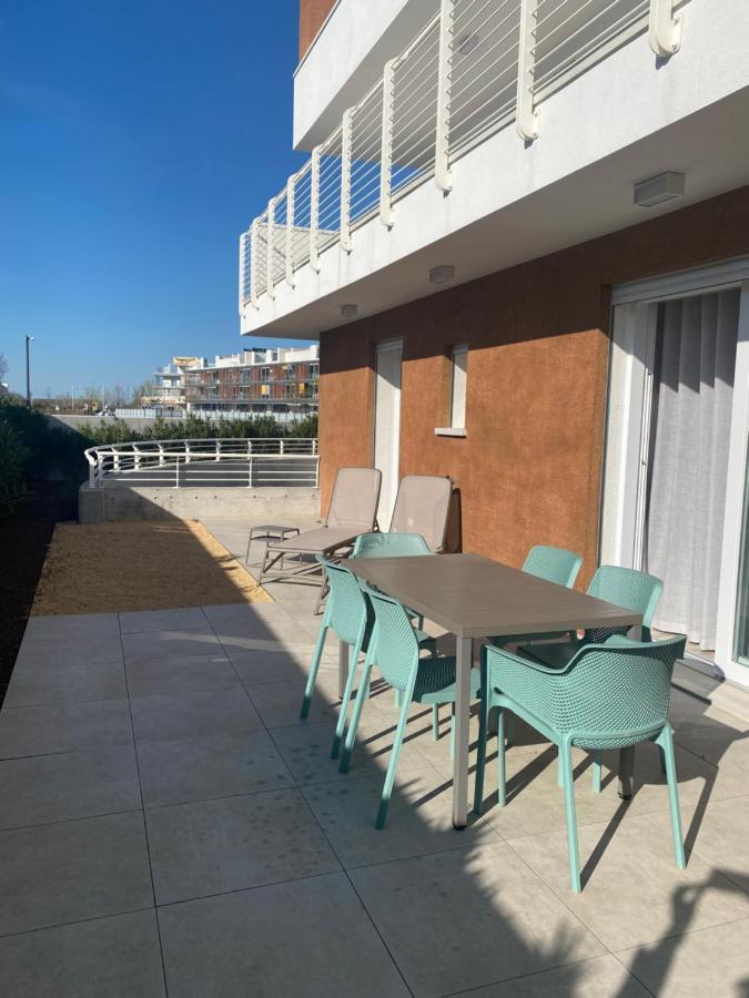 Sun Beach Residence Con Piscina - Piazza Brescia - Adria Holiday Jesolo - Family Apartments Zewnętrze zdjęcie