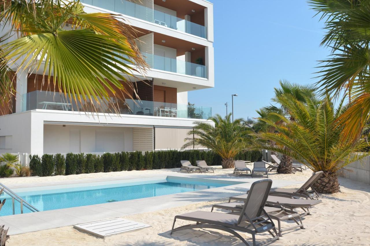Sun Beach Residence Con Piscina - Piazza Brescia - Adria Holiday Jesolo - Family Apartments Zewnętrze zdjęcie