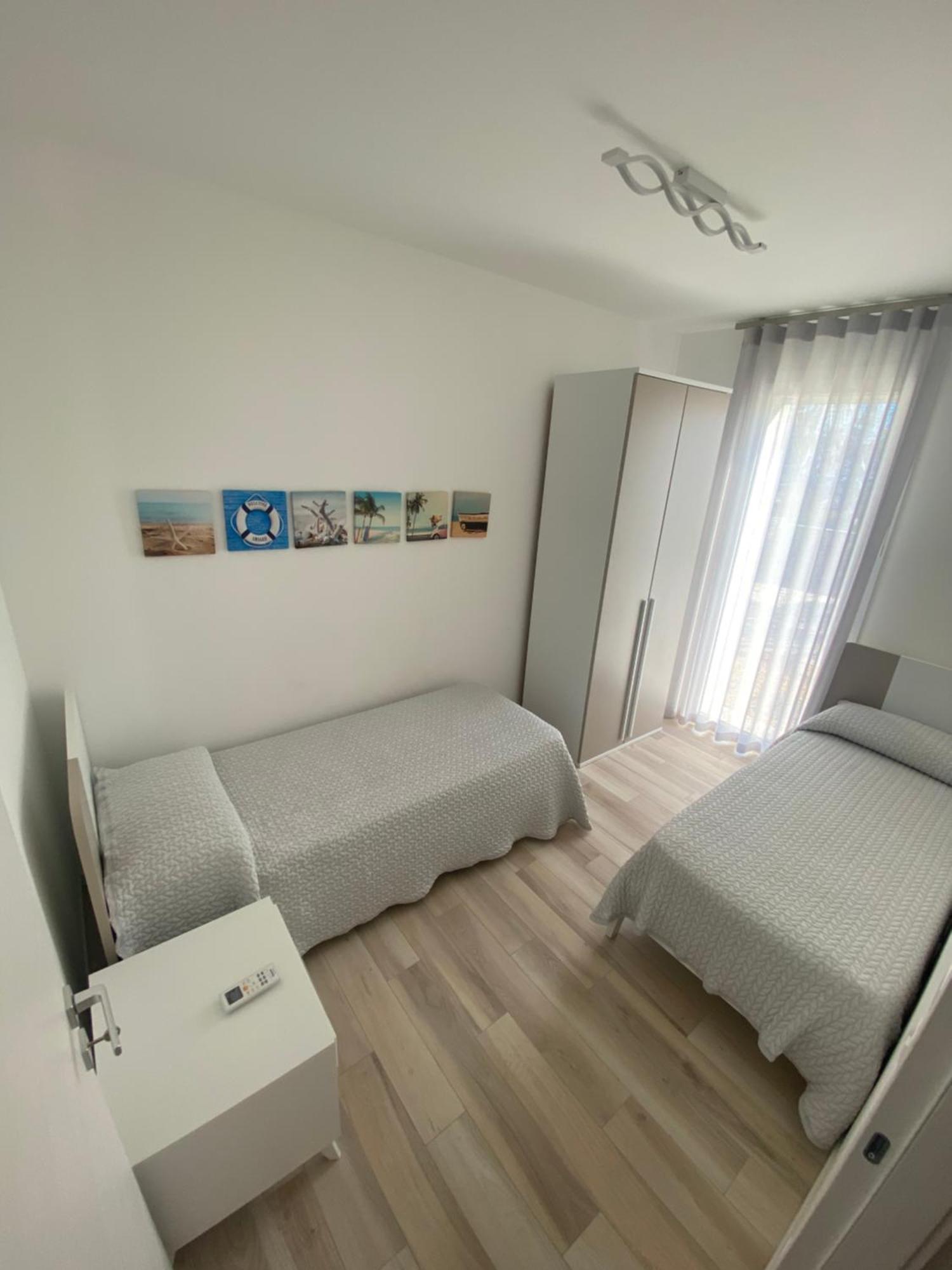Sun Beach Residence Con Piscina - Piazza Brescia - Adria Holiday Jesolo - Family Apartments Zewnętrze zdjęcie