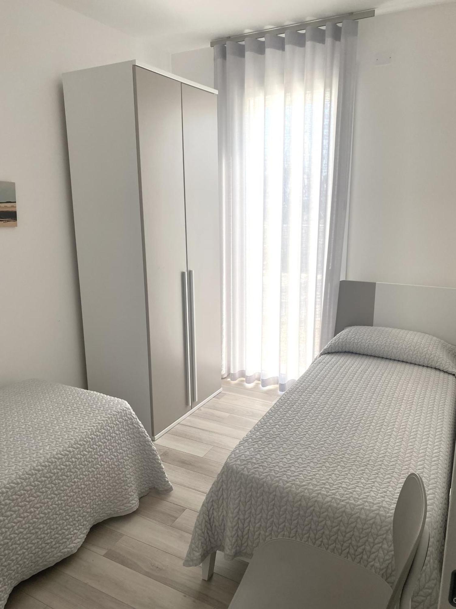 Sun Beach Residence Con Piscina - Piazza Brescia - Adria Holiday Jesolo - Family Apartments Zewnętrze zdjęcie