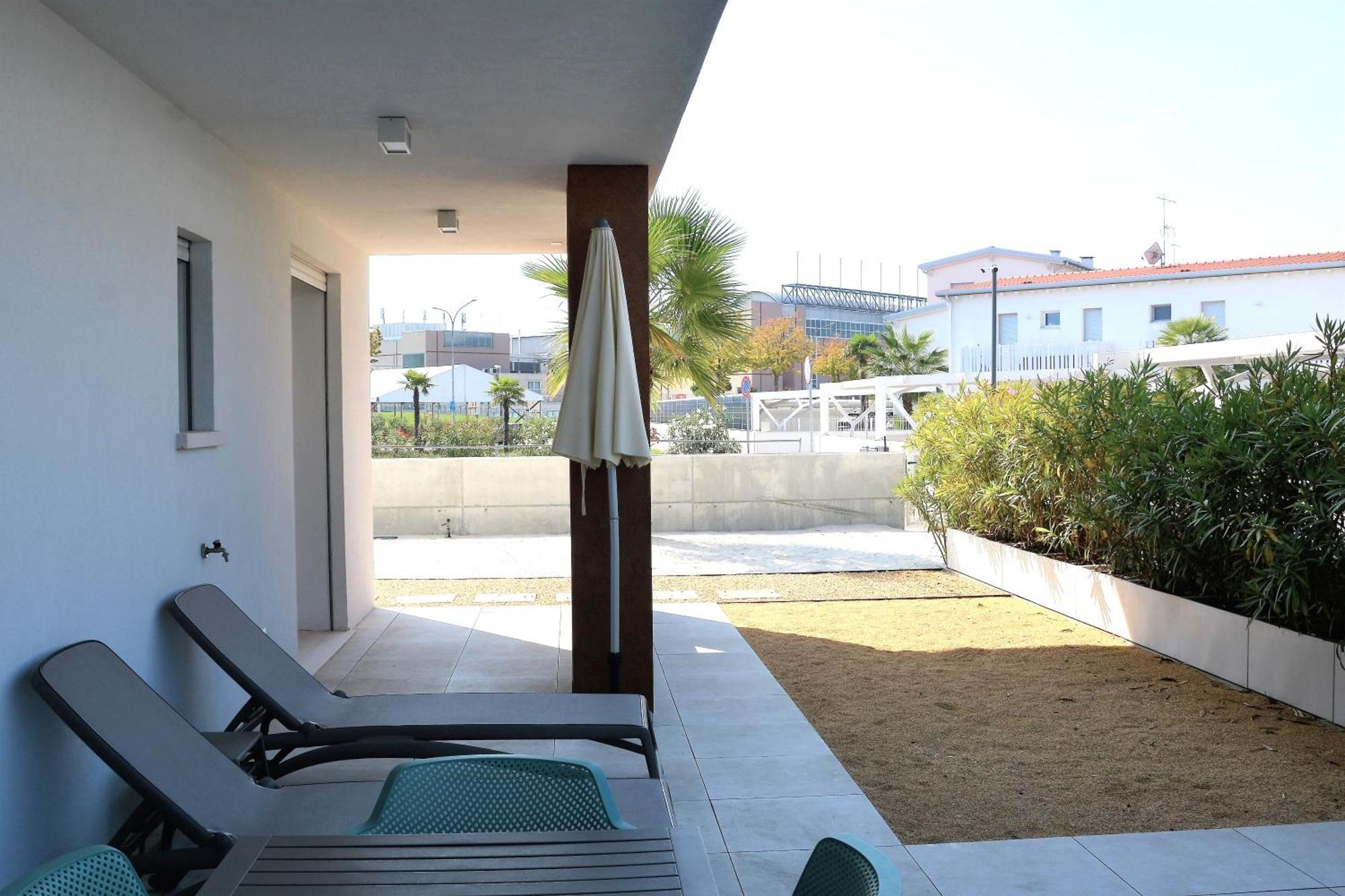 Sun Beach Residence Con Piscina - Piazza Brescia - Adria Holiday Jesolo - Family Apartments Zewnętrze zdjęcie