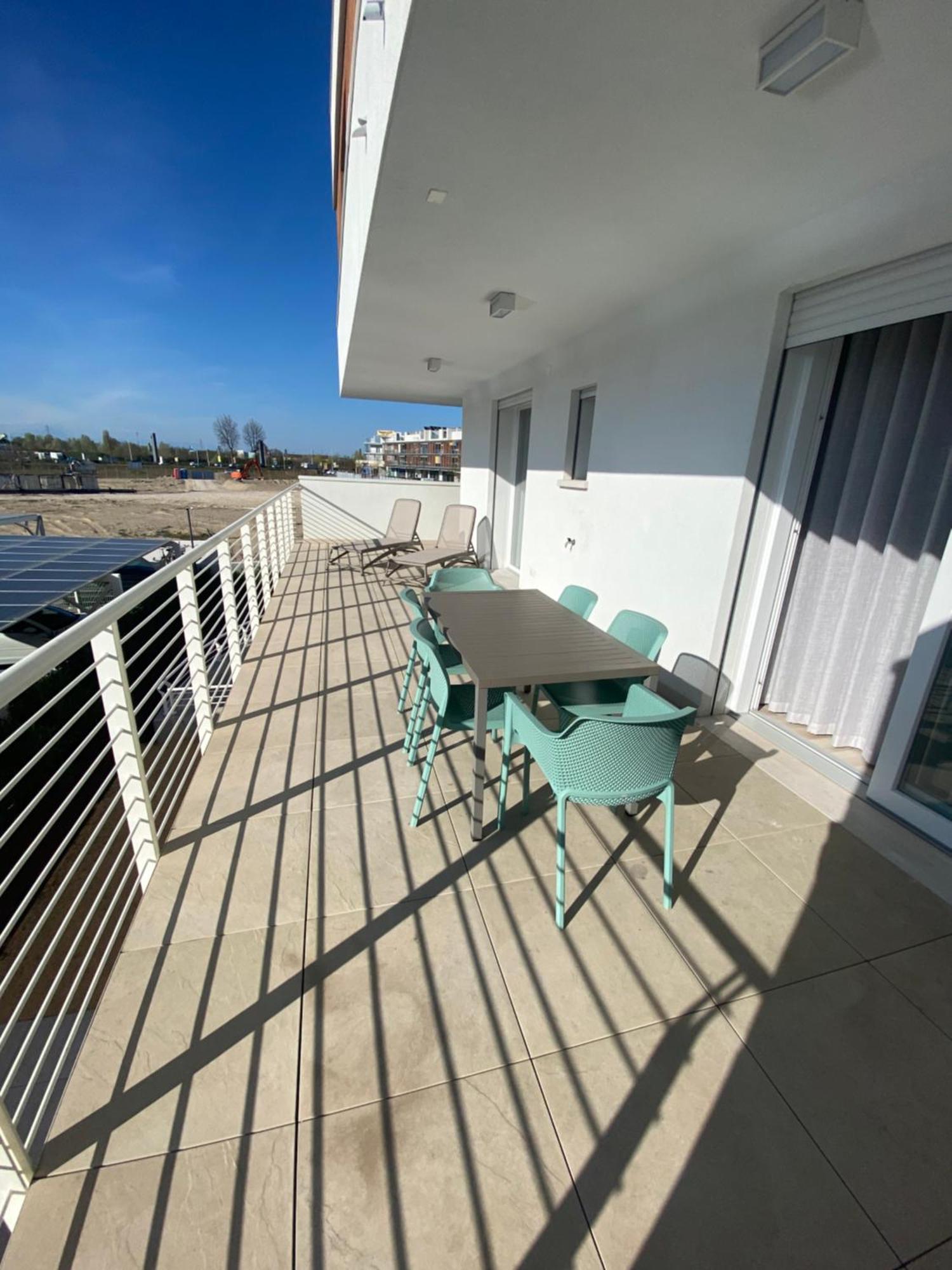 Sun Beach Residence Con Piscina - Piazza Brescia - Adria Holiday Jesolo - Family Apartments Zewnętrze zdjęcie